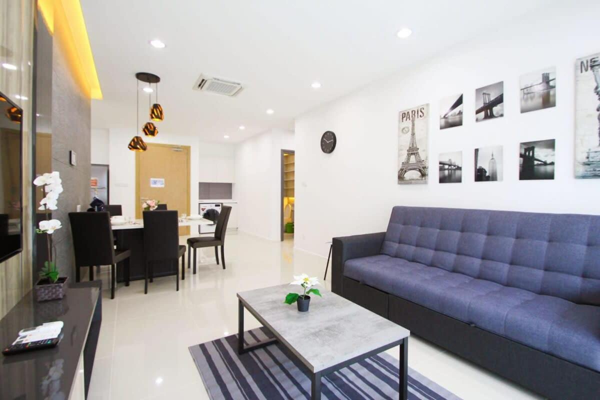 A Stylish High-floor 2br Suasana Views Apartment
